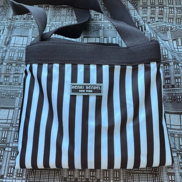 RARE NWOT Henri Bendel Garmet Bag with Pouch to Store it in. - Picture 8 of 15
